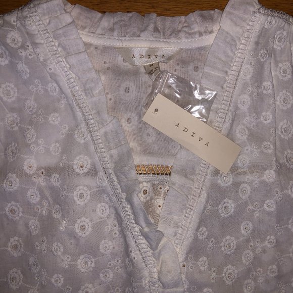 Brand New Adiva Women's White Eyelet Sleeveless Buttondown Blouse - Picture 3 of 7